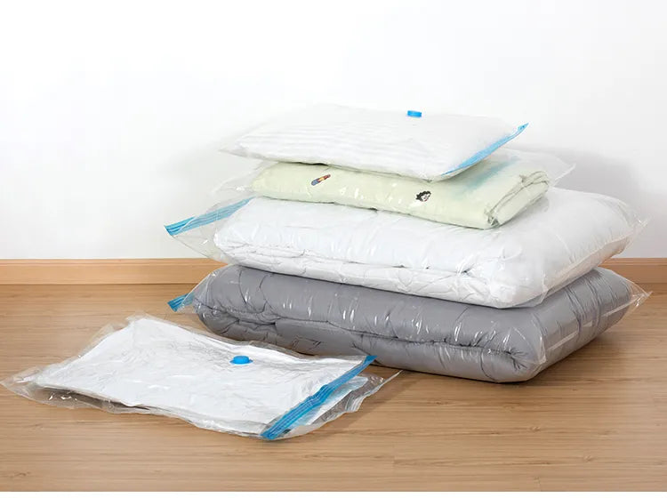 Set de 5 Bolsas de almacenamiento al vacío para ahorro de espacio + bomba