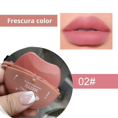 Labial mate en forma de labio